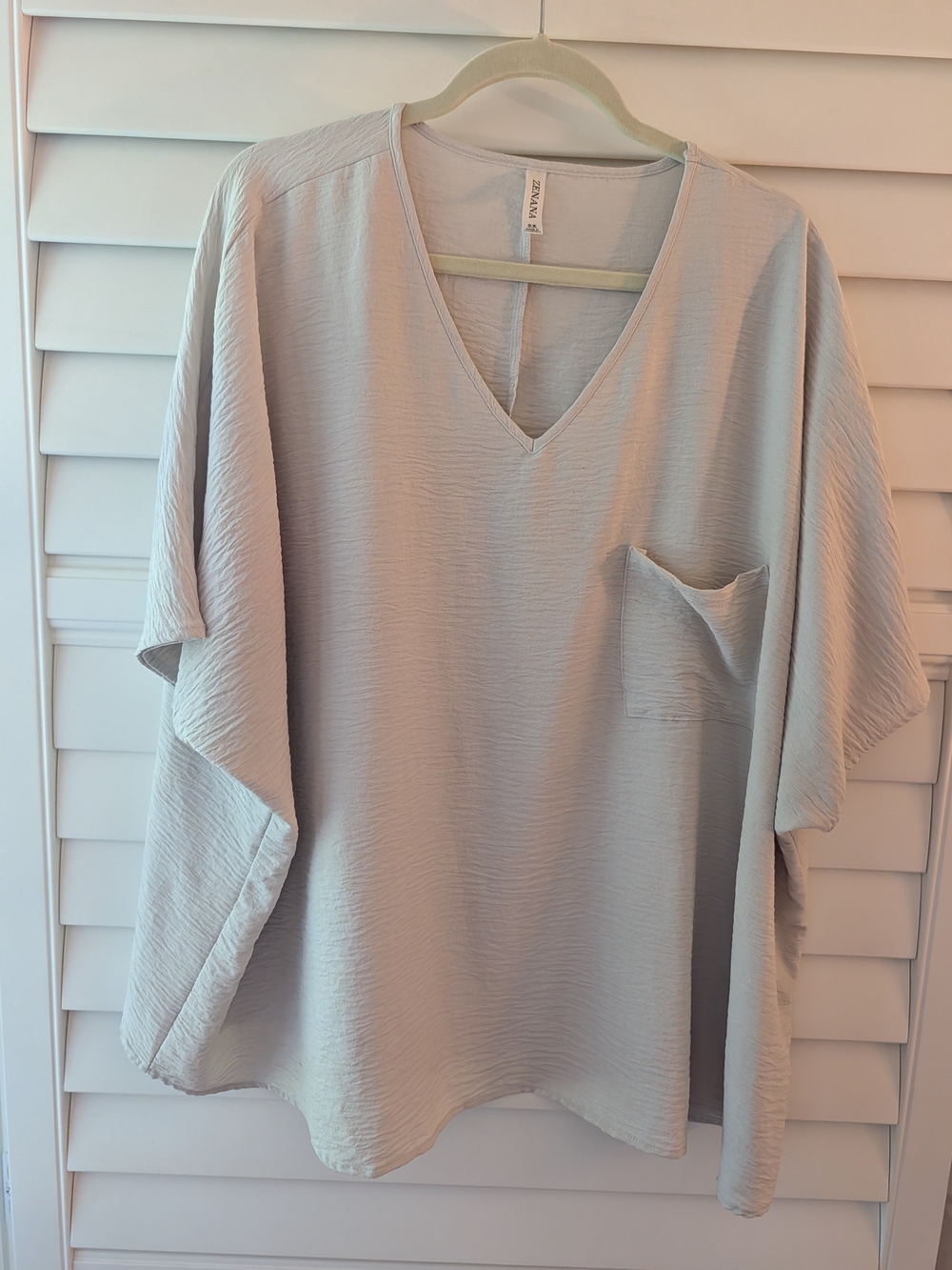 Zara Women’s Light Gray V-Neck Pocket Top